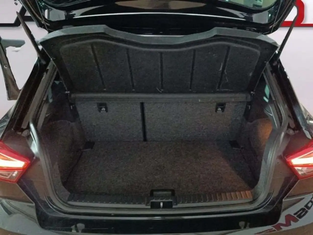 SEAT Ibiza 1.5 TSI 110kW DSG FR 40 Aniversario — معرض صور السيارة 7