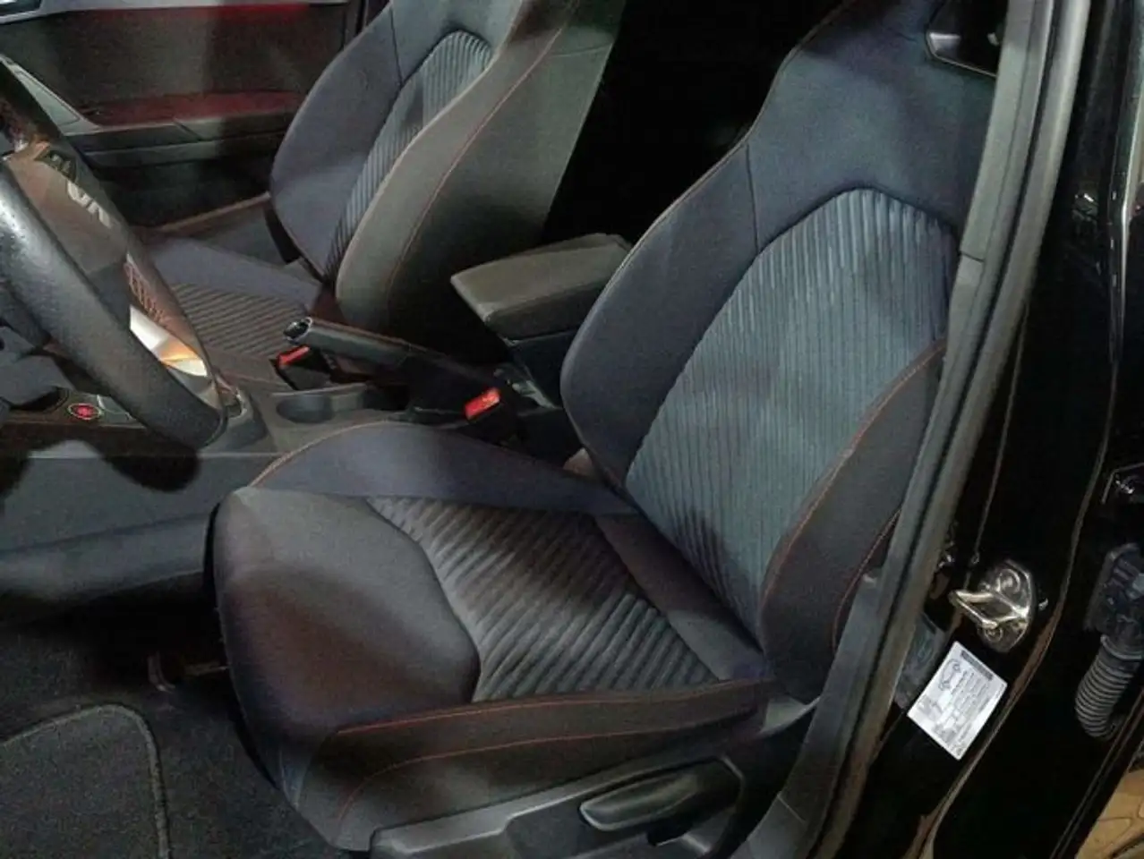 SEAT Ibiza 1.5 TSI 110kW DSG FR 40 Aniversario — معرض صور السيارة 14