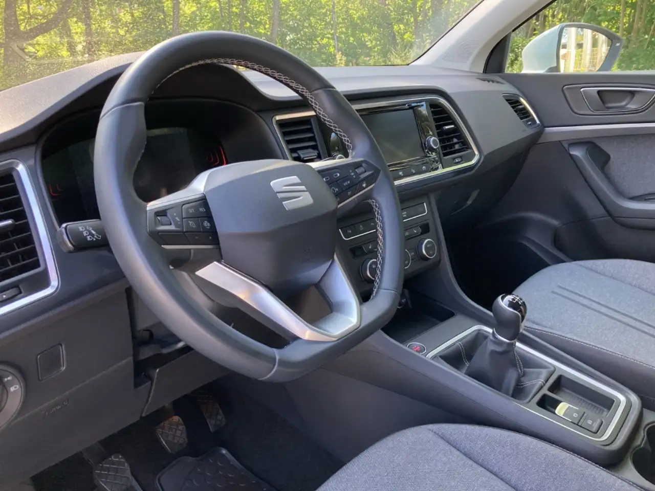 SEAT Ateca 1.0 TSI STYLE Style LED+PDC+SHZ+KAMERA+KLIMA+GJR — معرض صور السيارة 10