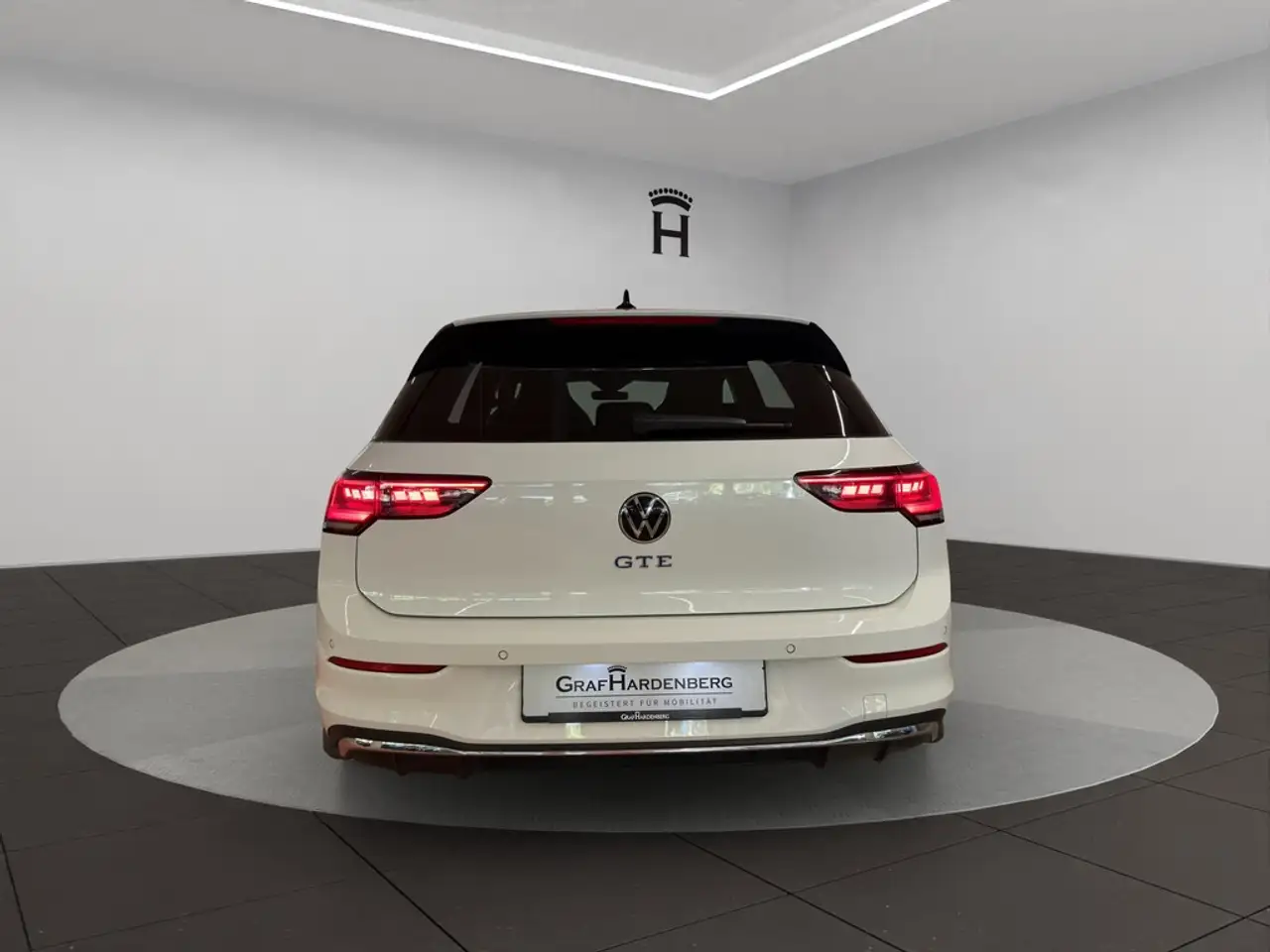 Volkswagen Golf VIII Lim 1.5 TSI Automatik GTE DCC HUD SzHzg Ma... — Vehicle gallery 5