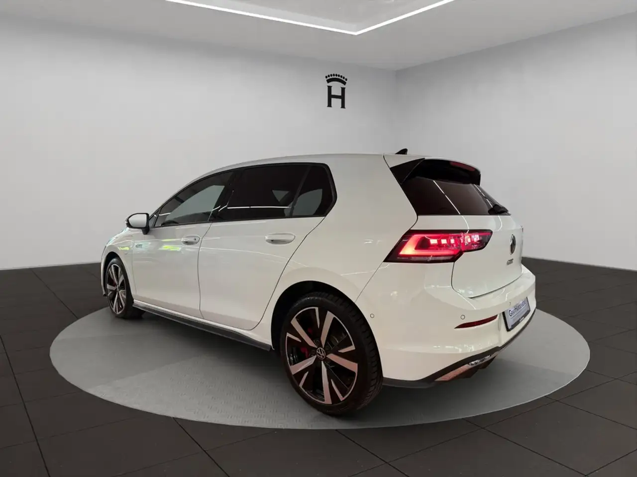 Volkswagen Golf VIII Lim 1.5 TSI Automatik GTE DCC HUD SzHzg Ma... — Vehicle gallery 4