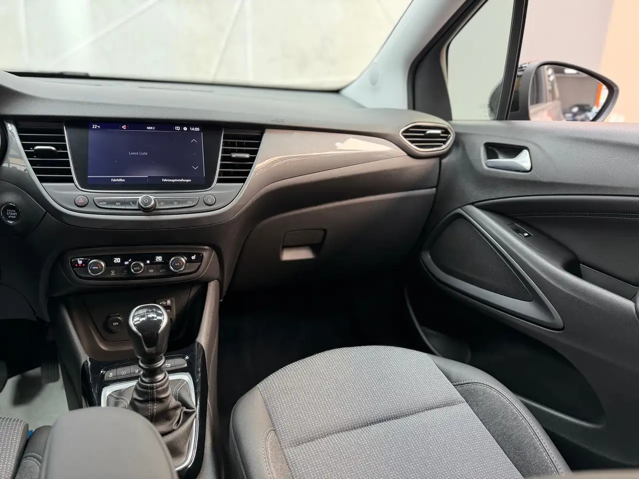Opel Crossland Enjoy 1.2|NAVI|KAM|LED|ALLWETTER| — Galería del vehículo 18