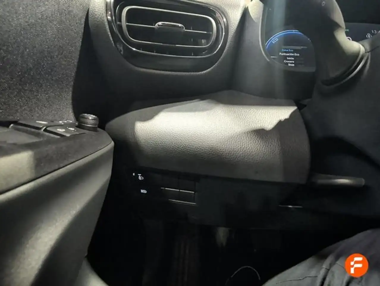 Toyota Yaris 120H 1.5 Active Plus — معرض صور السيارة 14