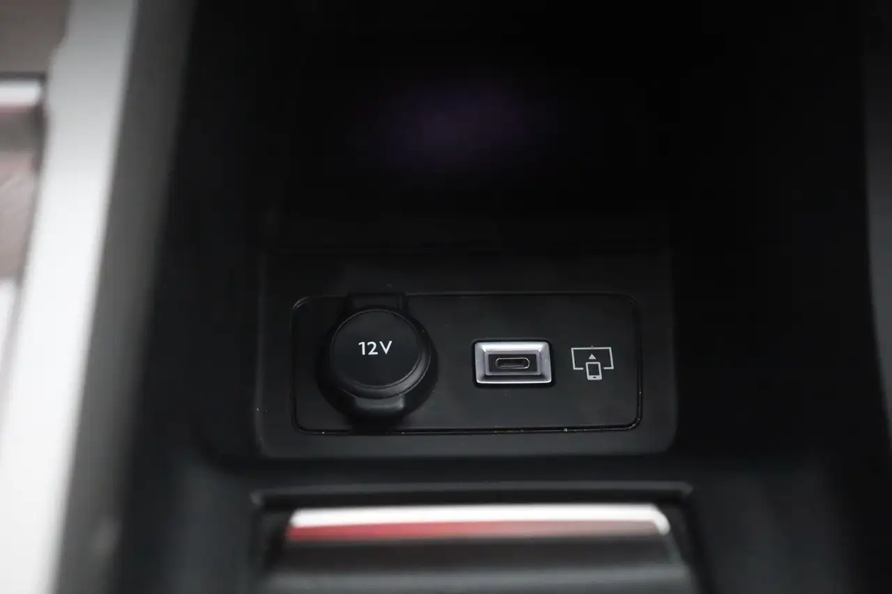 Peugeot 308 1.2 PureTech 130 LED Navi Kamera — معرض صور السيارة 13