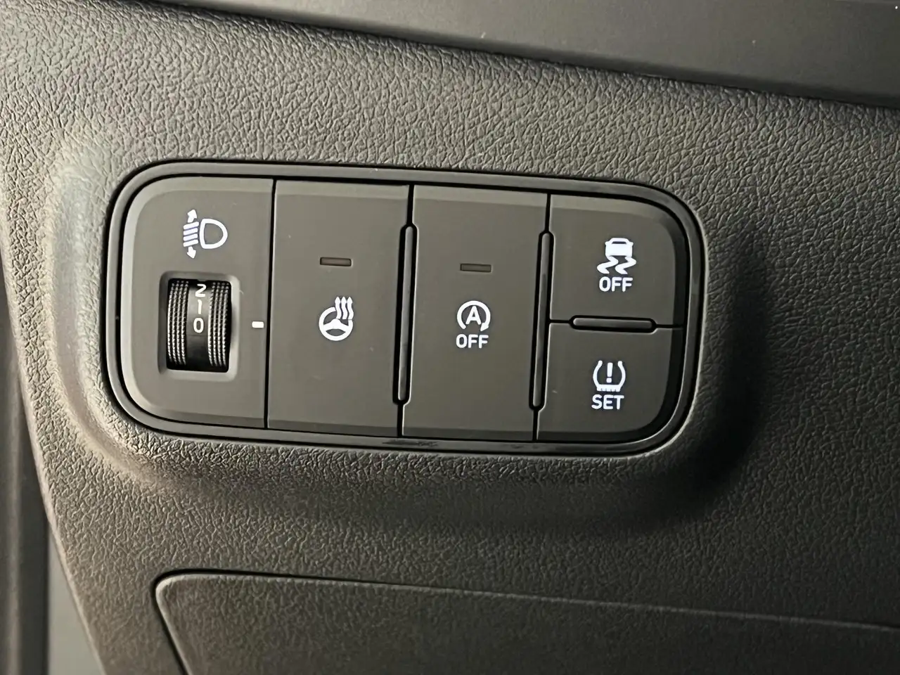 Hyundai BAYON Trend Line 1.0 T-GDI 48V 88 kW (120 PS) Infotai... — Vehicle gallery 18