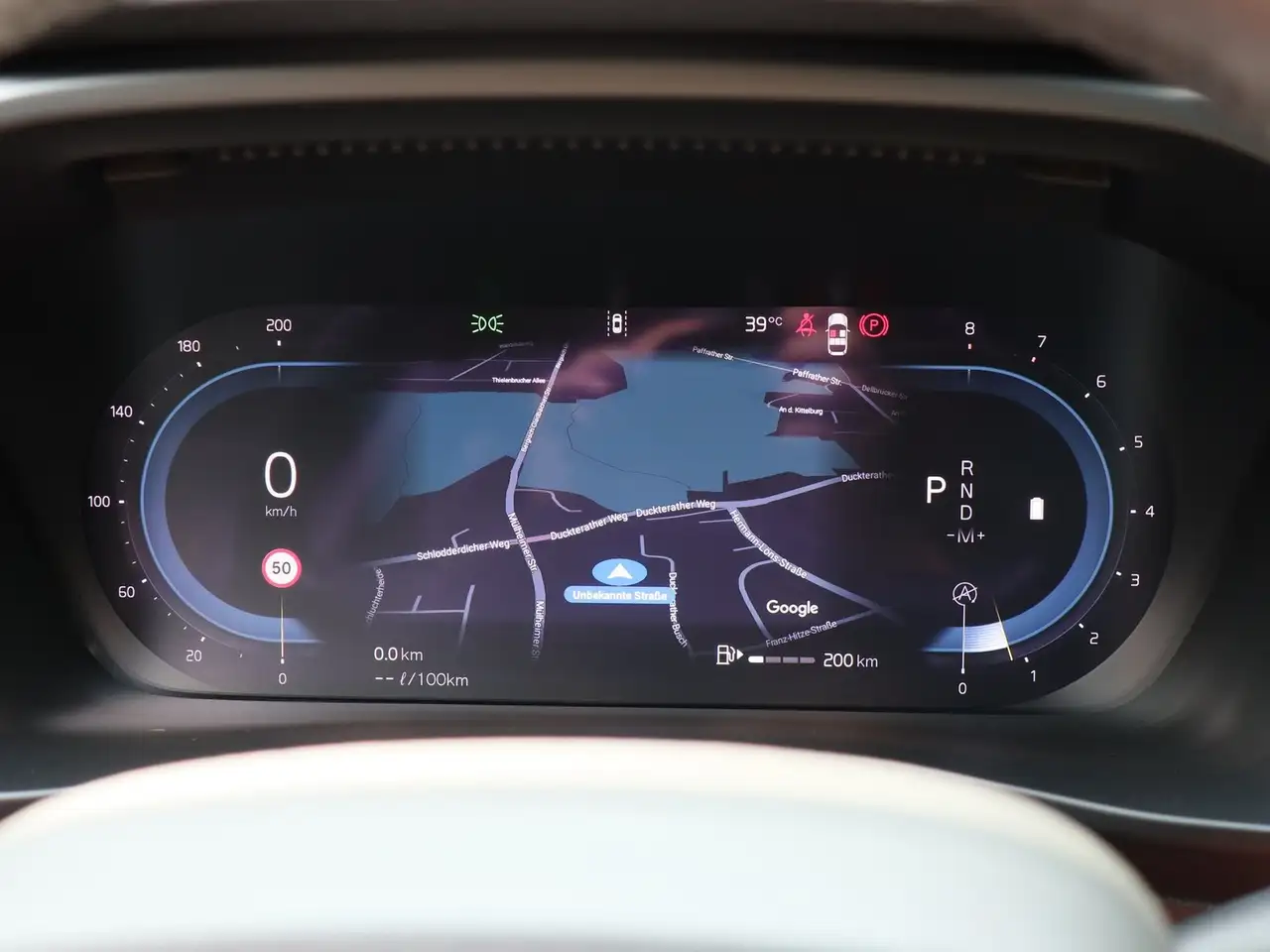Volvo XC40 B3 Core 2WD — معرض صور السيارة 14