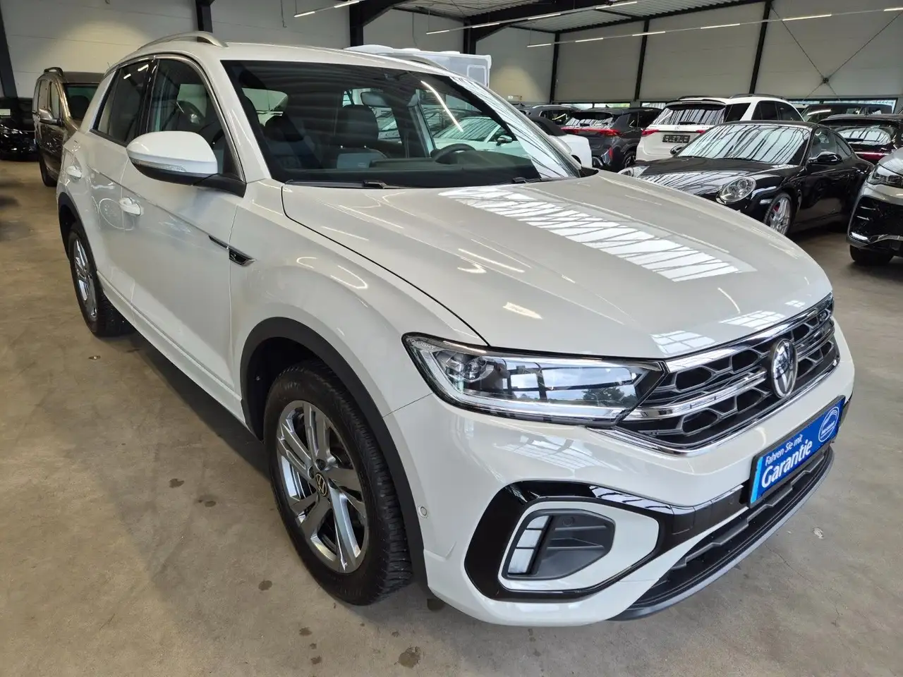 Volkswagen T-Roc T-ROC 1.0 TSI R-LINE NAV CARPLAY LED SHZ PDC ACC — Galería del vehículo 3