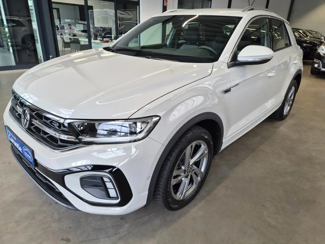 Volkswagen T-Roc T-ROC 1.0 TSI R-LINE NAV CARPLAY LED SHZ PDC ACC — Galería del vehículo 9