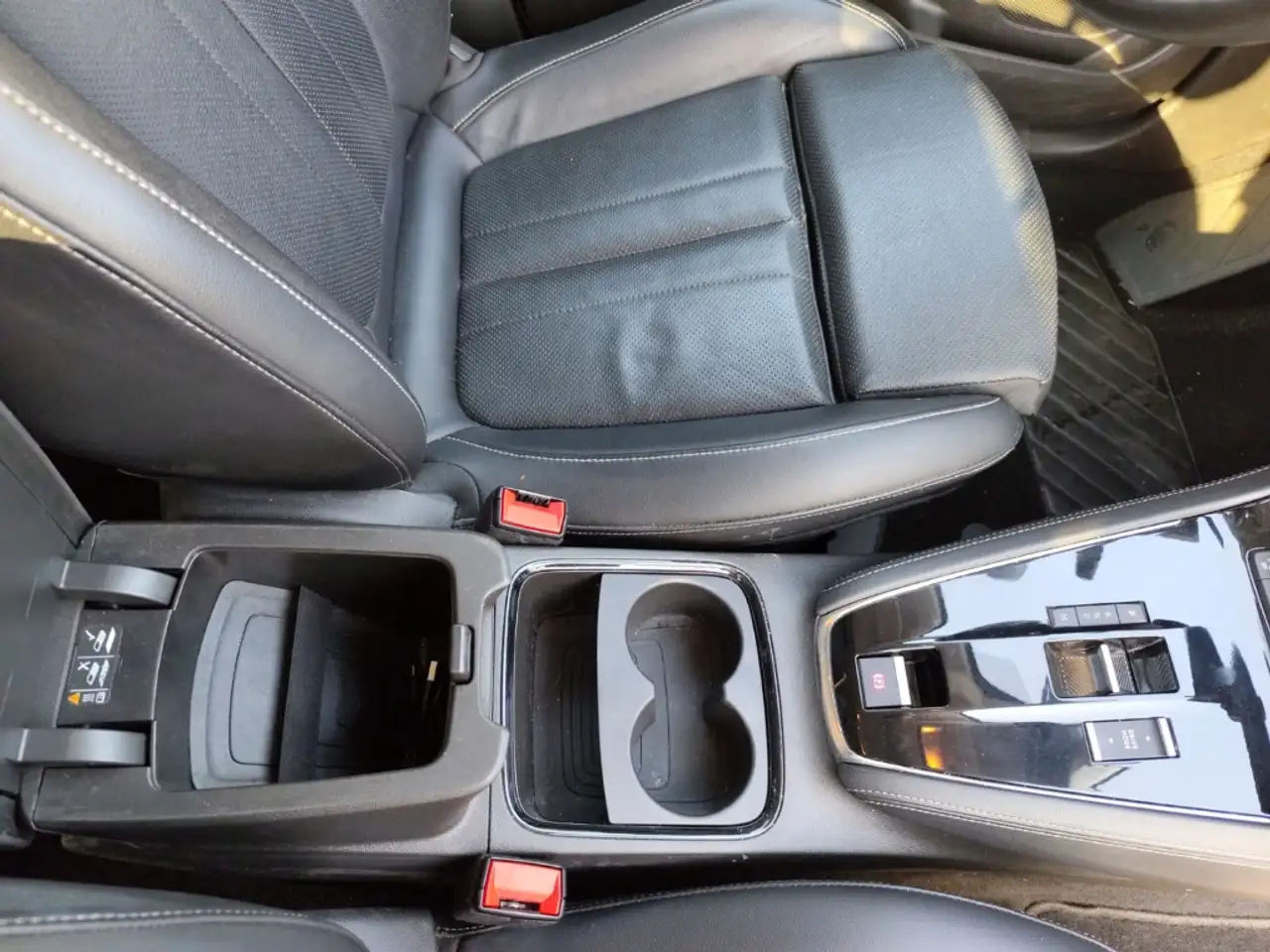 Opel Grandland Ultimate 1.2 Turbo EU6e Automatik SHZ LenkradHZG P — معرض صور السيارة 22