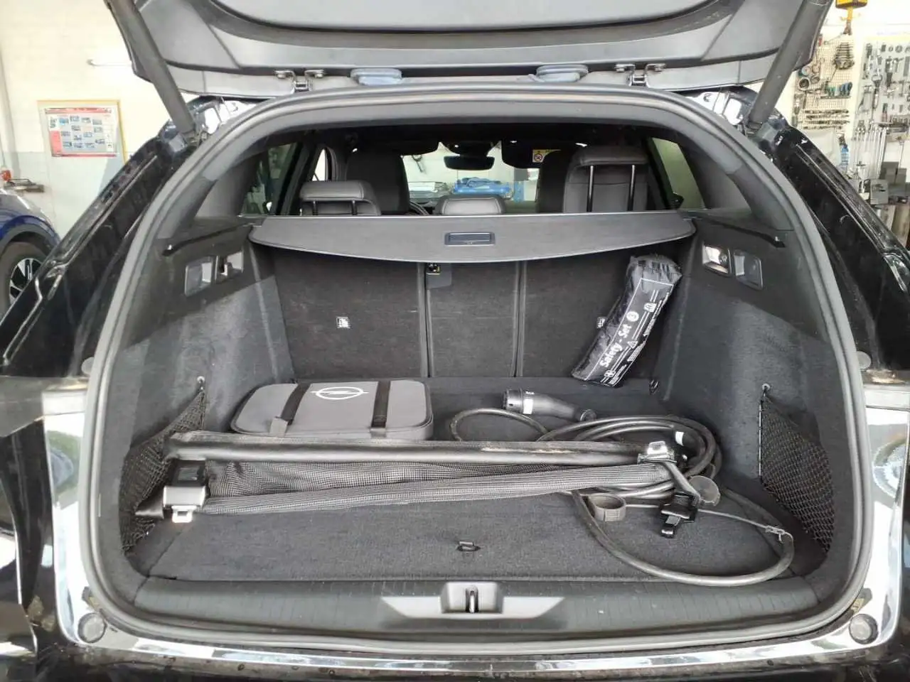 Opel Astra L 1.6 Turbo Plugin Hybrid Ultimate — Galería del vehículo 12