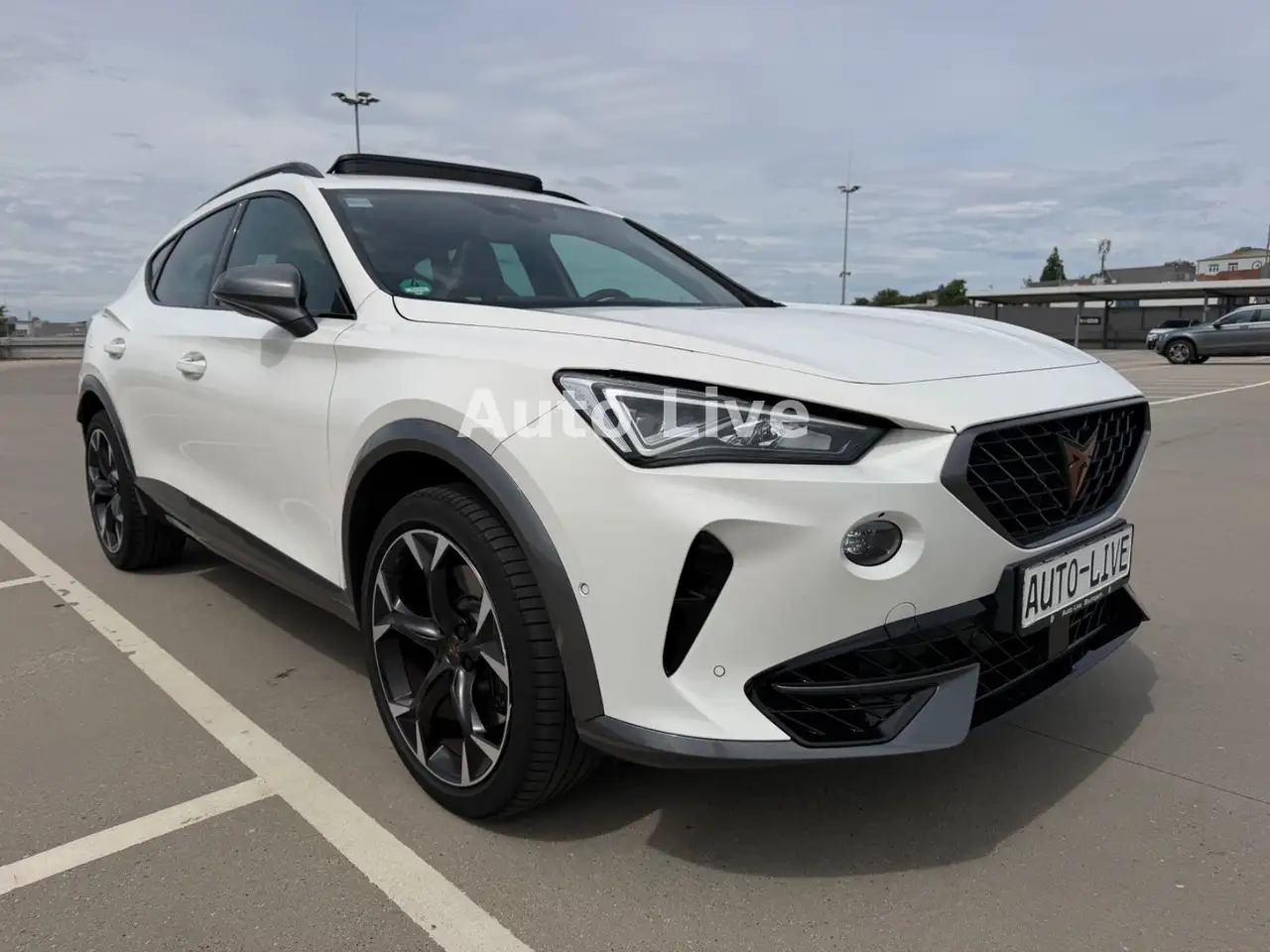 CUPRA Formentor 2.0 TSI*4D*VZ*DSG*VIR*SSL*PAN*NAVI*LED — معرض صور السيارة 7