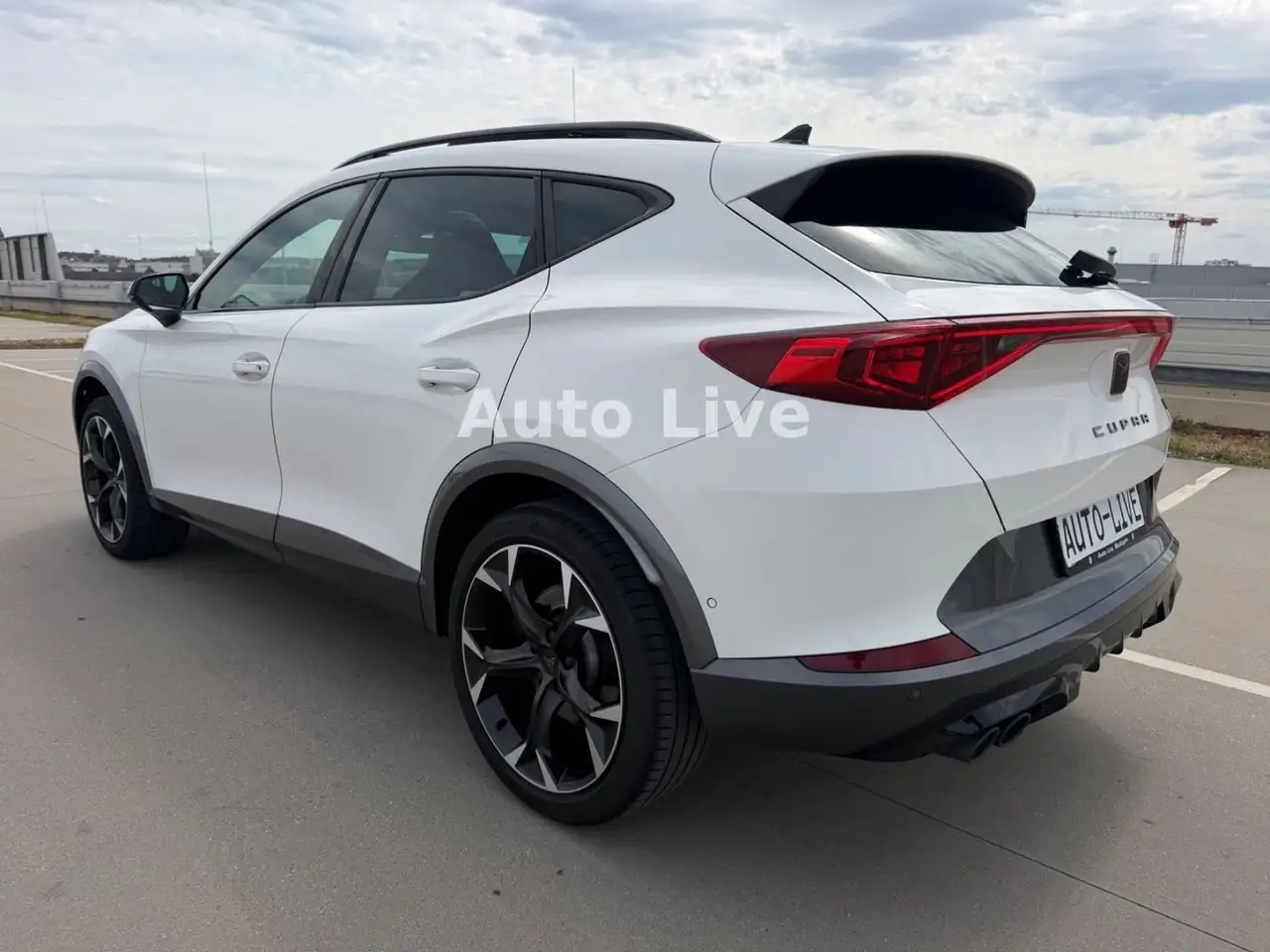 CUPRA Formentor 2.0 TSI*4D*VZ*DSG*VIR*SSL*PAN*NAVI*LED — معرض صور السيارة 3