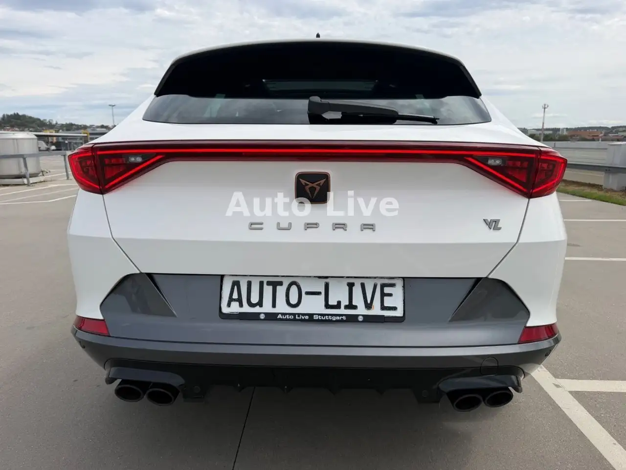CUPRA Formentor 2.0 TSI*4D*VZ*DSG*VIR*SSL*PAN*NAVI*LED — معرض صور السيارة 4