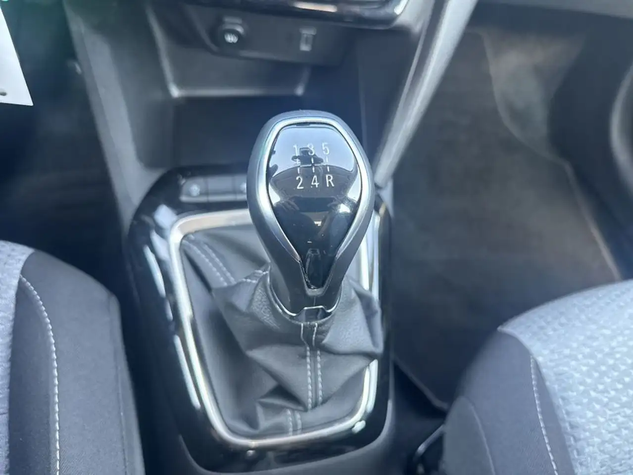 Opel Corsa 1.2 Start/Stop — Galería del vehículo 20