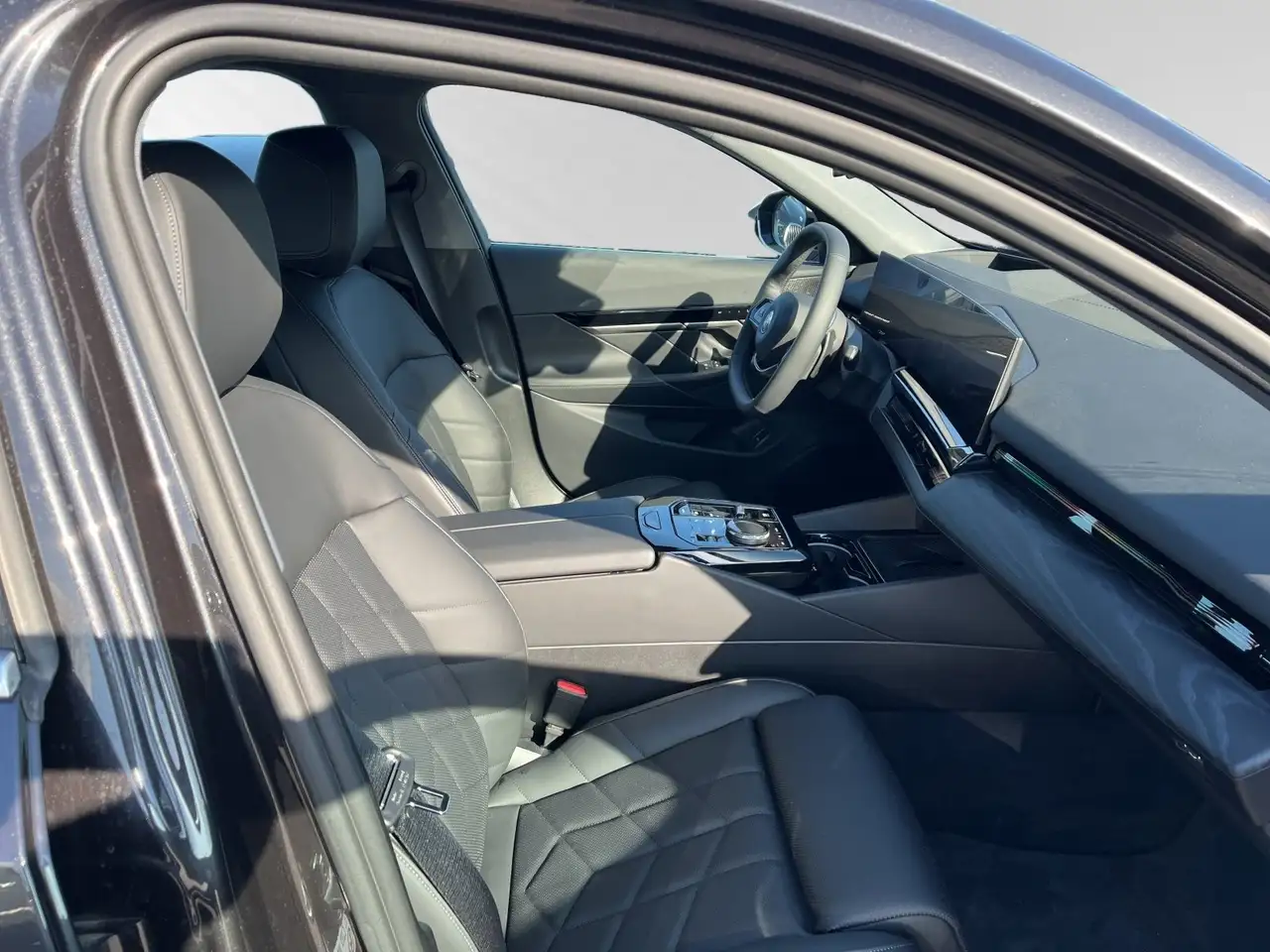 BMW 530 e Pano|Head-Up|DA&PAProf.|H/K — Galerie du véhicule 9