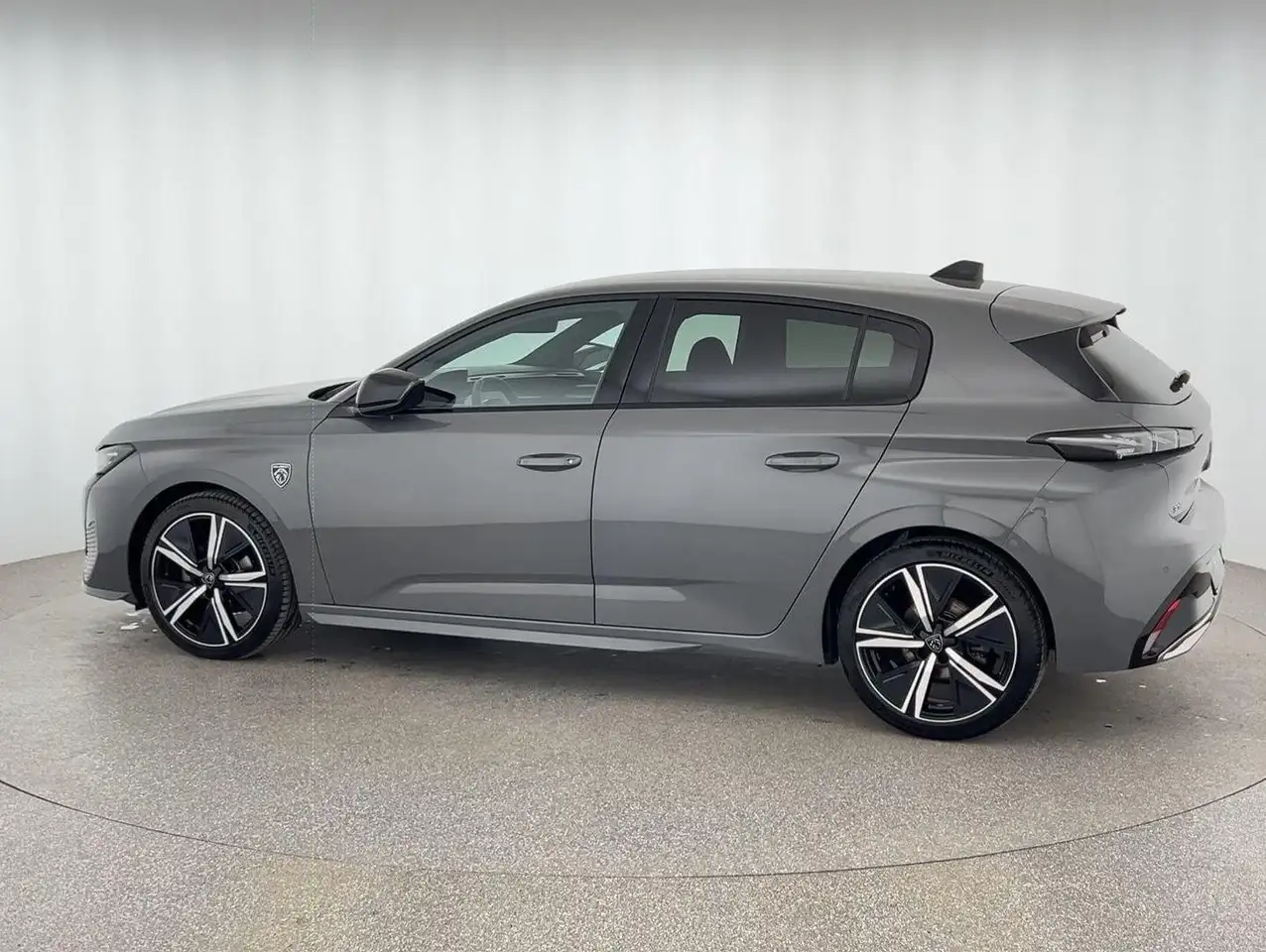 Peugeot 308 GT 1.2 AT*LED*Navi*360°K*PDC*SHZ*uvm — Galerie du véhicule 2