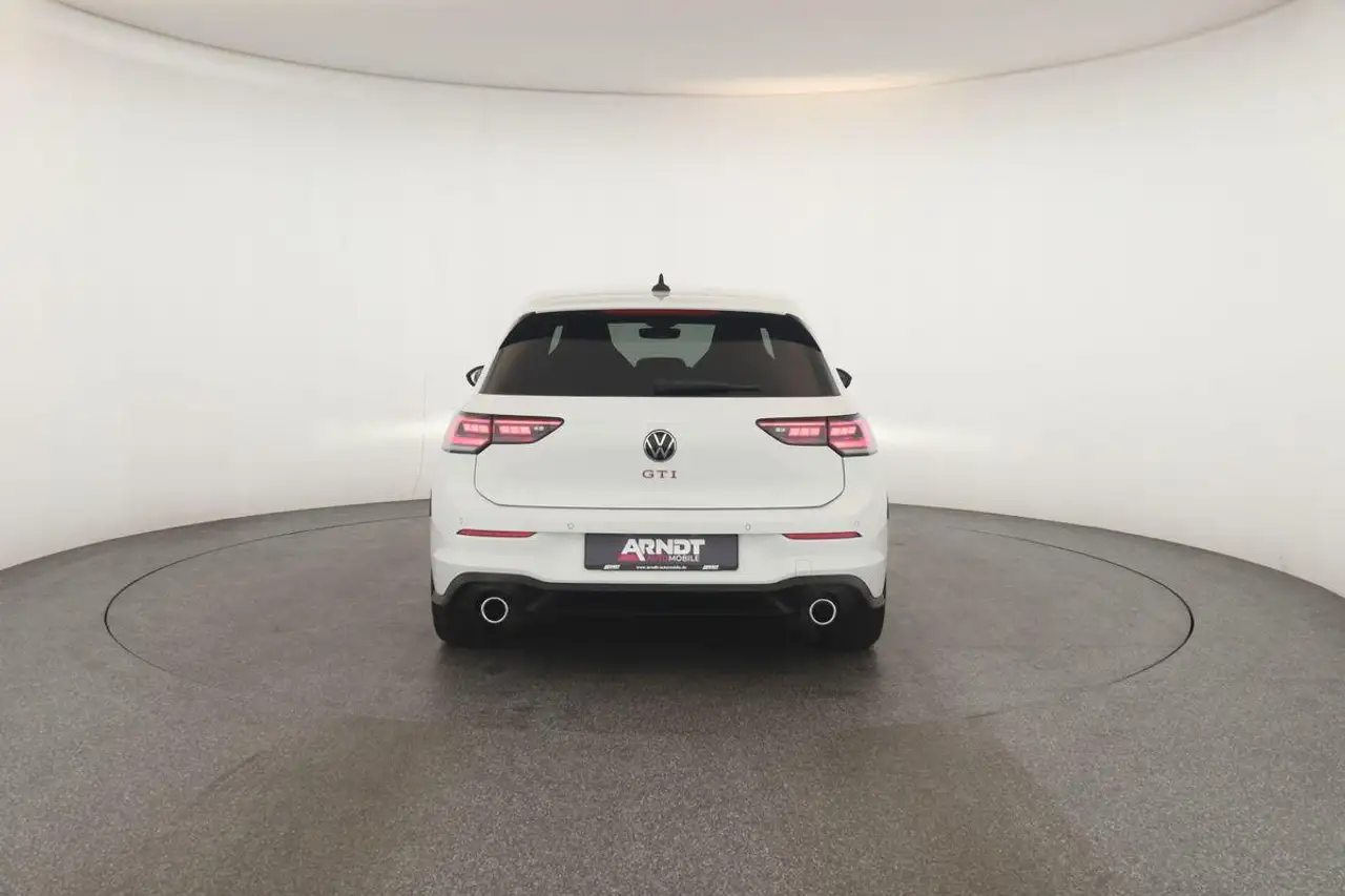 Volkswagen Golf GTI DSG Black IQ.LIGHT Pano HUD HarmanK 19" — Vehicle gallery 24