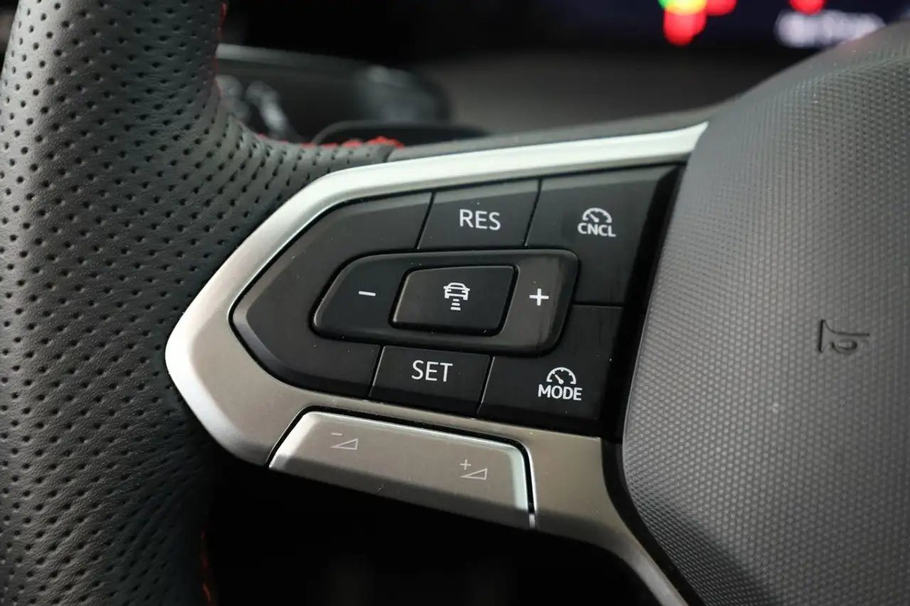 Volkswagen Golf GTI DSG Black IQ.LIGHT Pano HUD HarmanK 19" — Vehicle gallery 23
