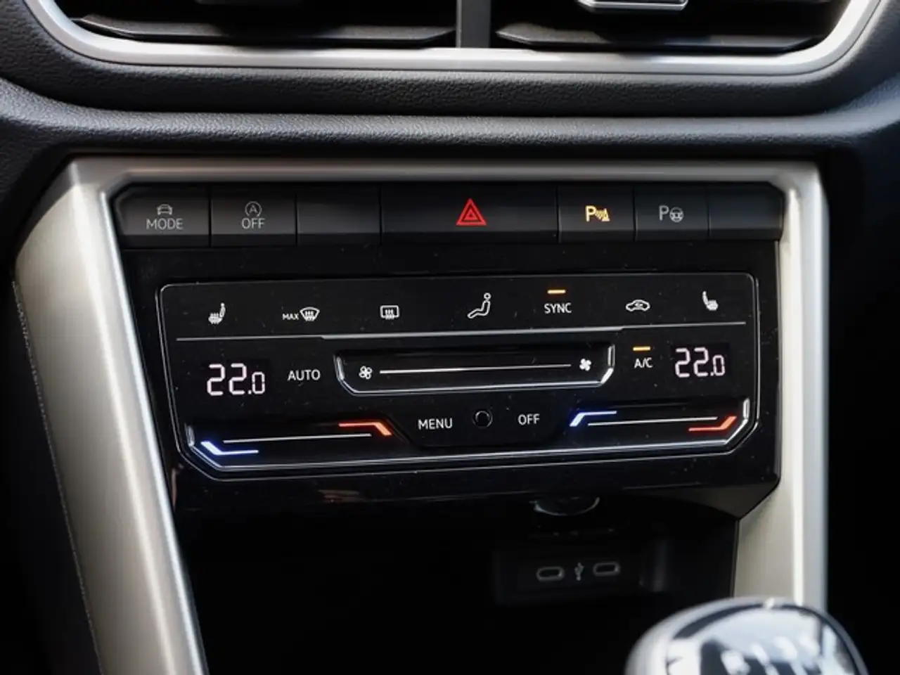 Volkswagen T-Roc 1.0 l TSI MOVE R-Kamera ACC Navi 17Zoll LED Par... — Vehicle gallery 15