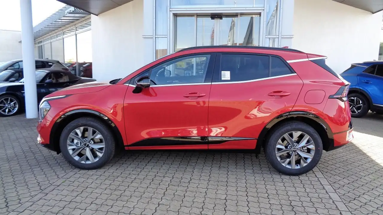 Kia Sportage GT-Line 1.6T Hybrid AWD Drive Sound — Vehicle gallery 2