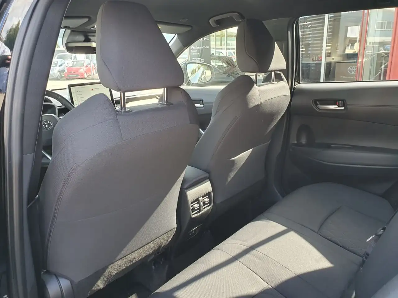 Toyota Corolla Cross Hybrid 2.0 VVT-i Teamplayer — معرض صور السيارة 14