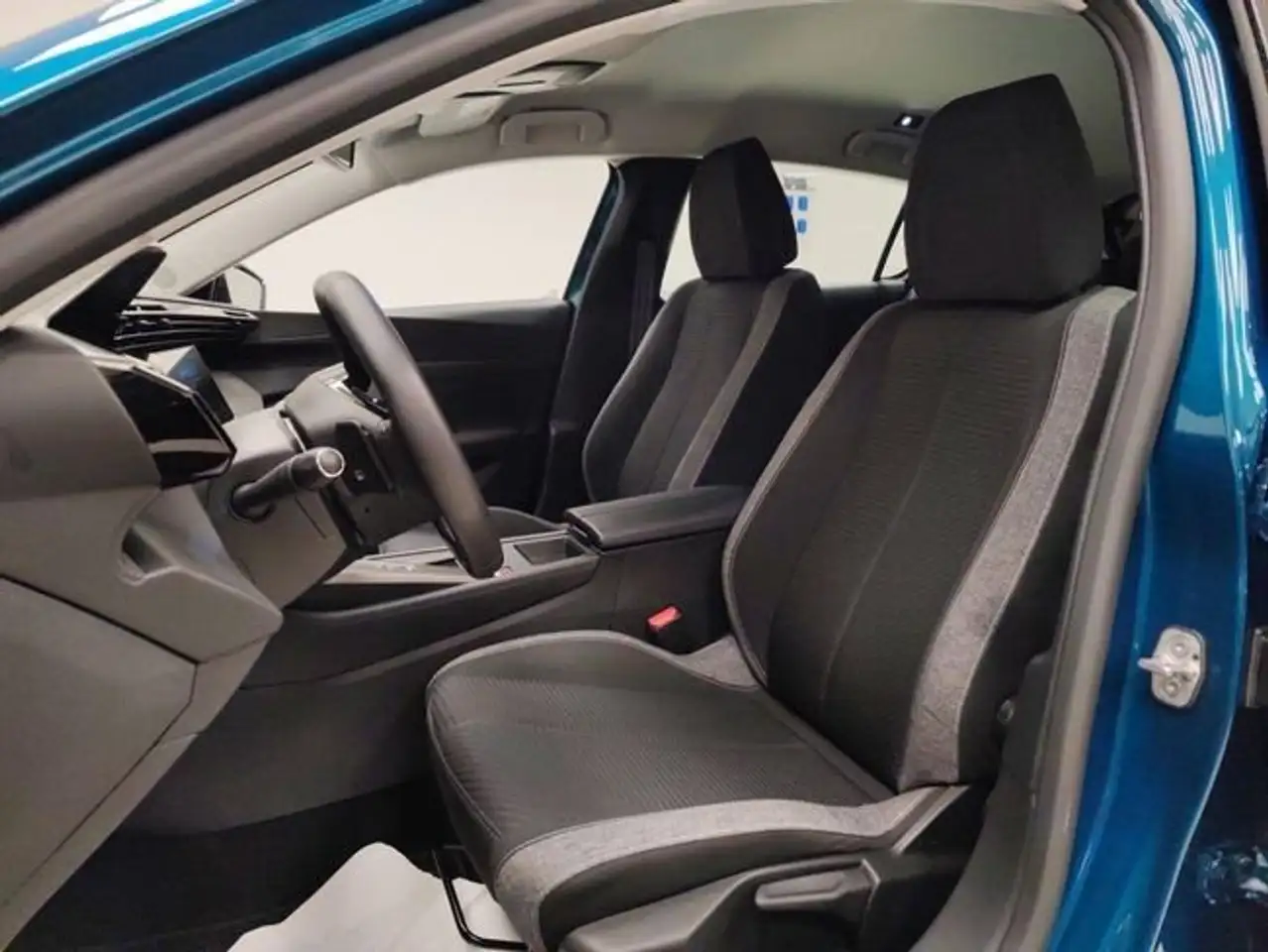 Peugeot 308 1.5 BlueHDi S&S Active EAT8 130 — Vehicle gallery 2