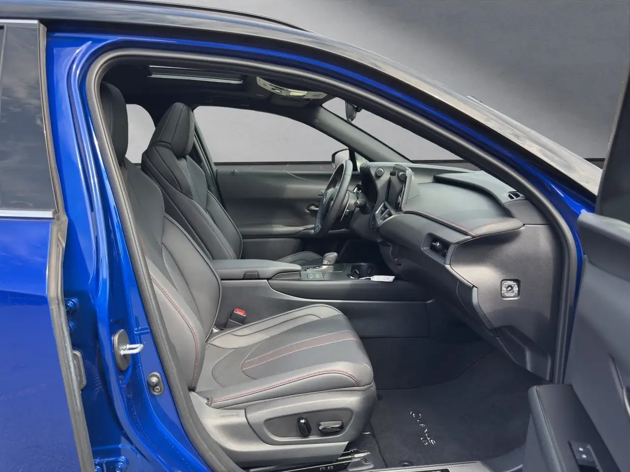 Lexus UX 250h 300h F-Sport E FOUR Schiebedach+360°+LEDER — Vehicle gallery 18