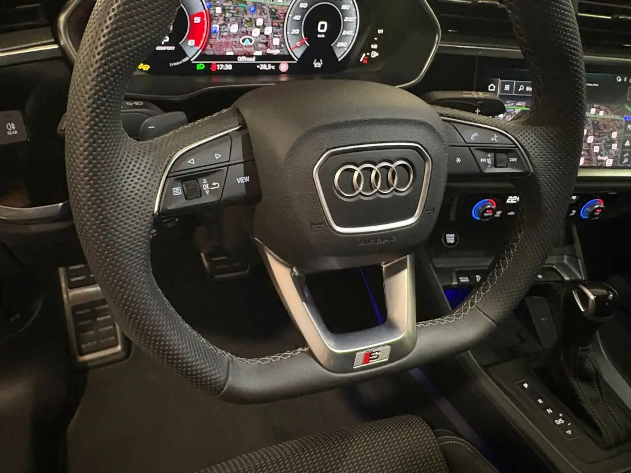 Audi Q3 Sportback 35 TDI Black line S tronic — معرض صور السيارة 17