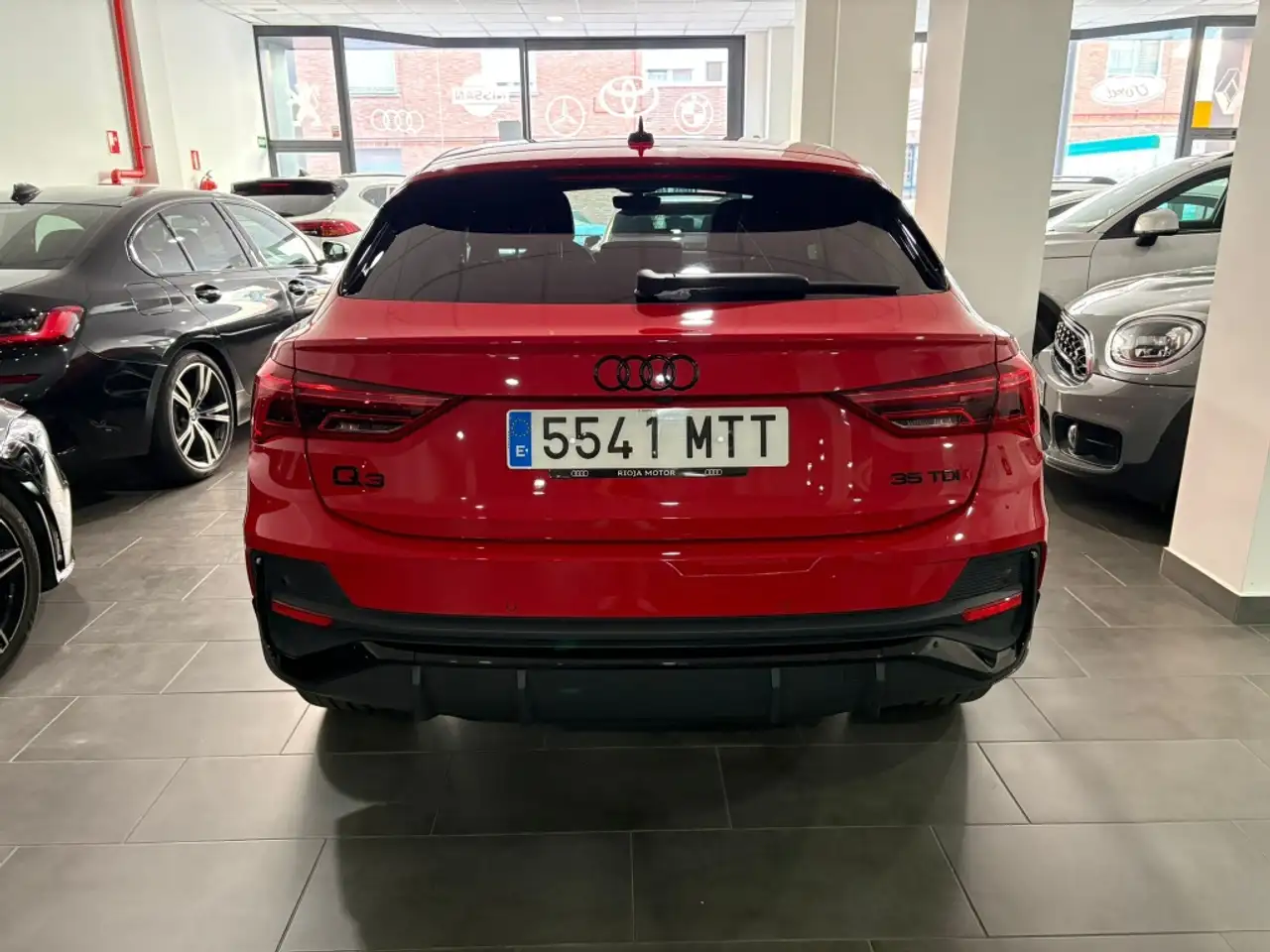 Audi Q3 Sportback 35 TDI Black line S tronic — معرض صور السيارة 5