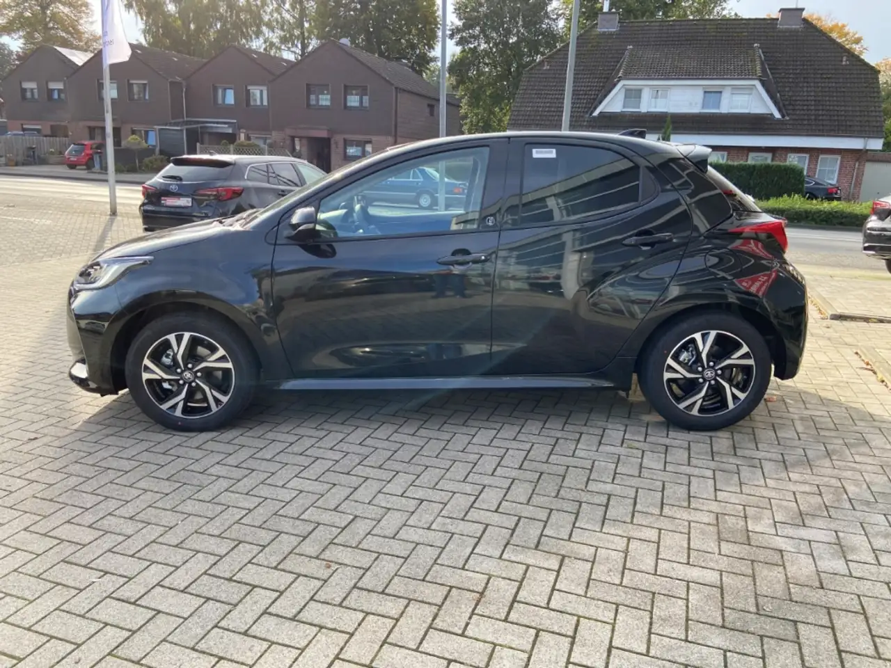 Toyota Yaris Hybrid Team D LED ACC Apple CarPlay Android Auto, — Galerie du véhicule 5