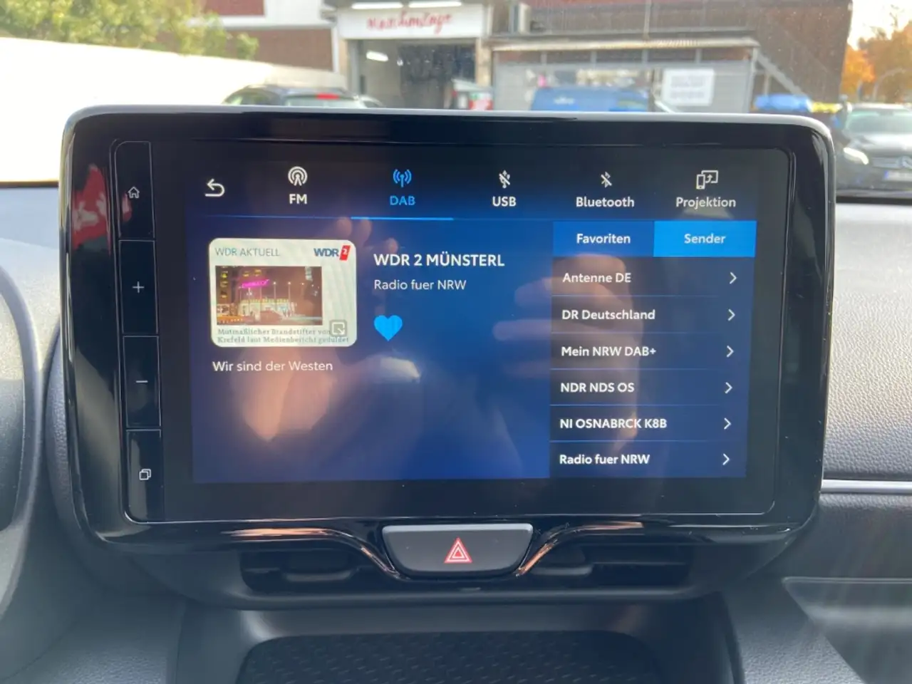 Toyota Yaris Hybrid Team D LED ACC Apple CarPlay Android Auto, — Galerie du véhicule 16
