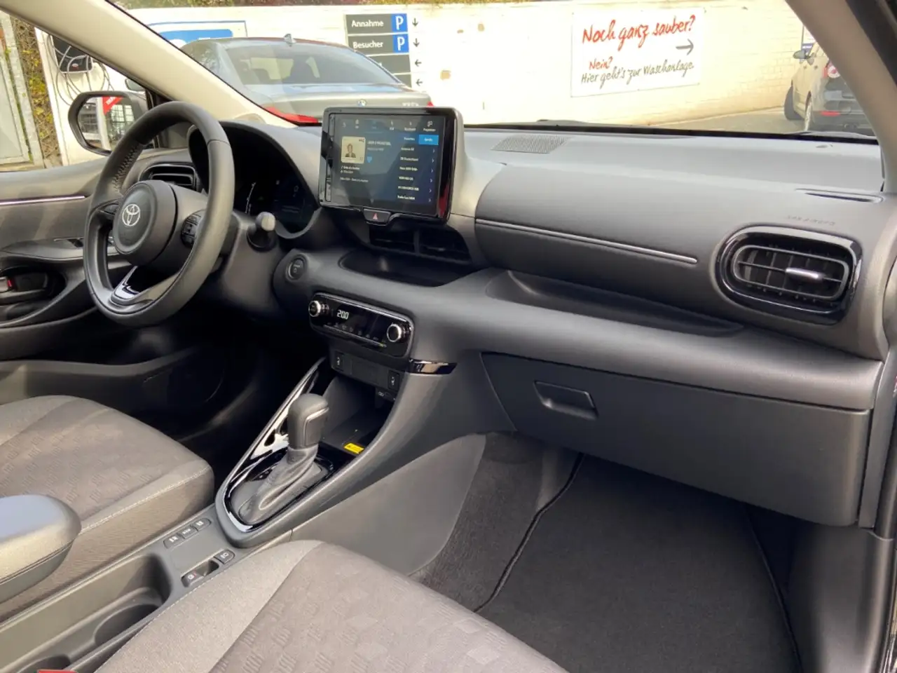 Toyota Yaris Hybrid Team D LED ACC Apple CarPlay Android Auto, — Galerie du véhicule 21