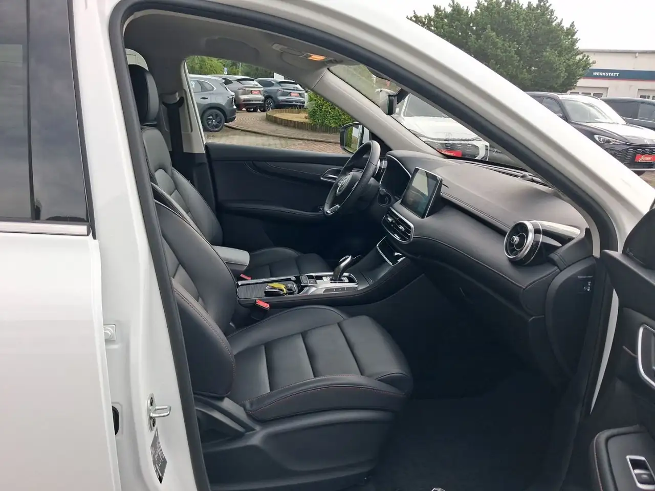 MG HS 1.5 LEDER PDC ALU TEMPOMAT — Vehicle gallery 9