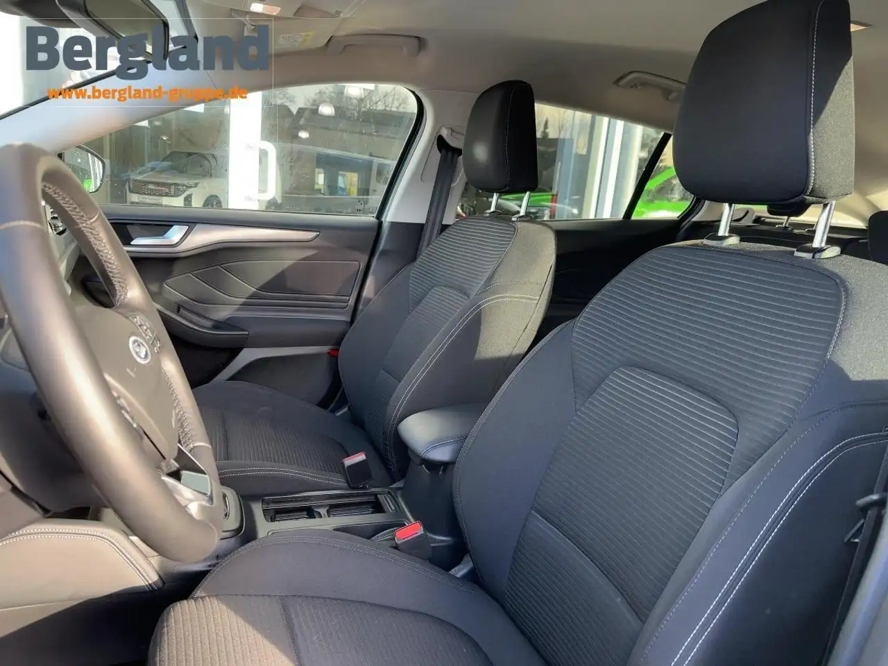Ford Focus Titanium X 1,0 l EcoBoost MHEV 125 PS — معرض صور السيارة 13
