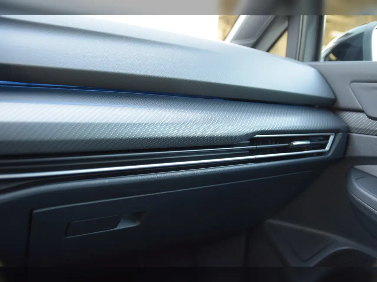 Volkswagen Golf VIII eTSI R-Line DSG — Galerie du véhicule 17