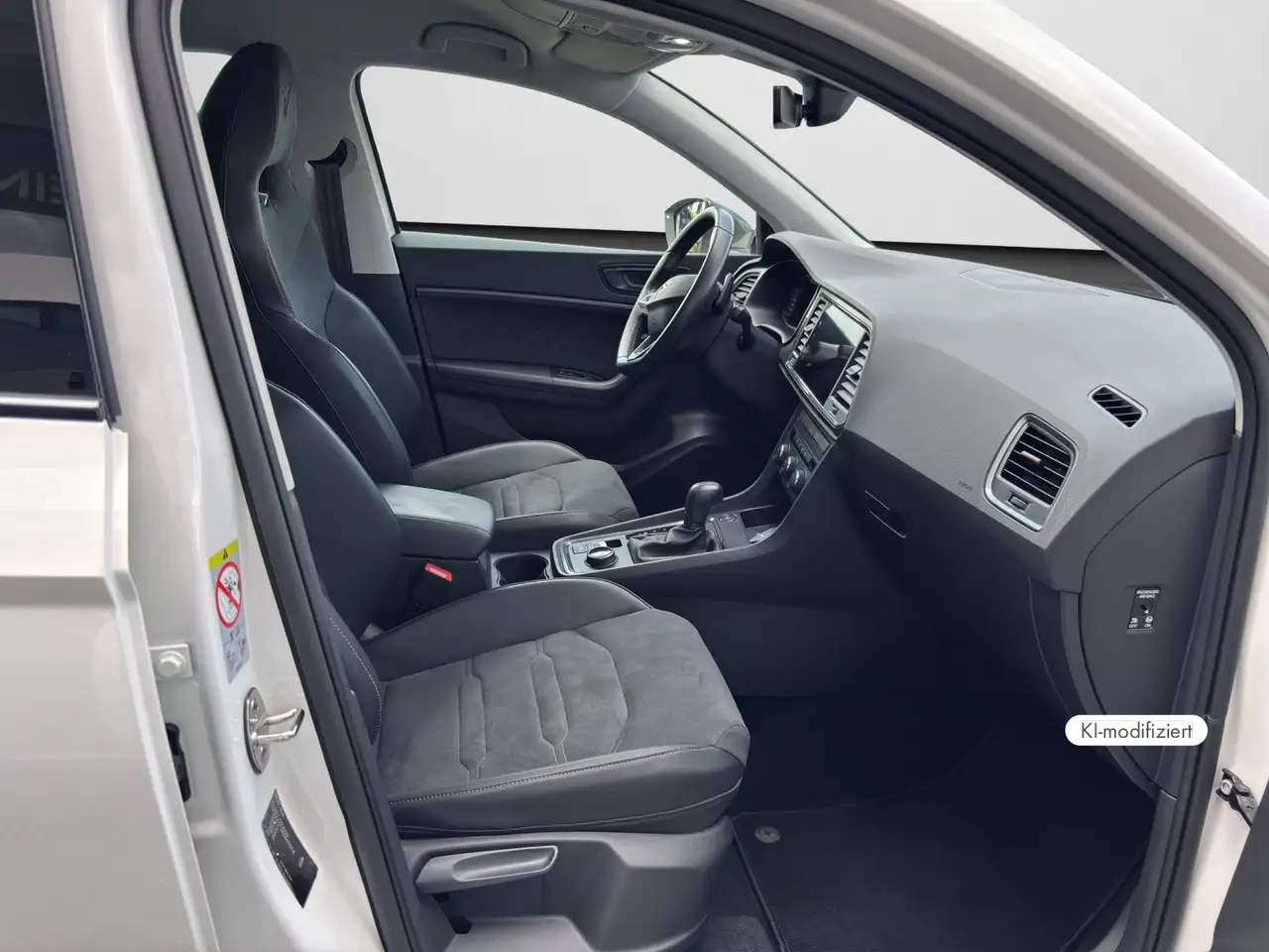 CUPRA Ateca 1.5 TSI RFK NAVI KLIMA EPH CARPLAY — Vehicle gallery 4