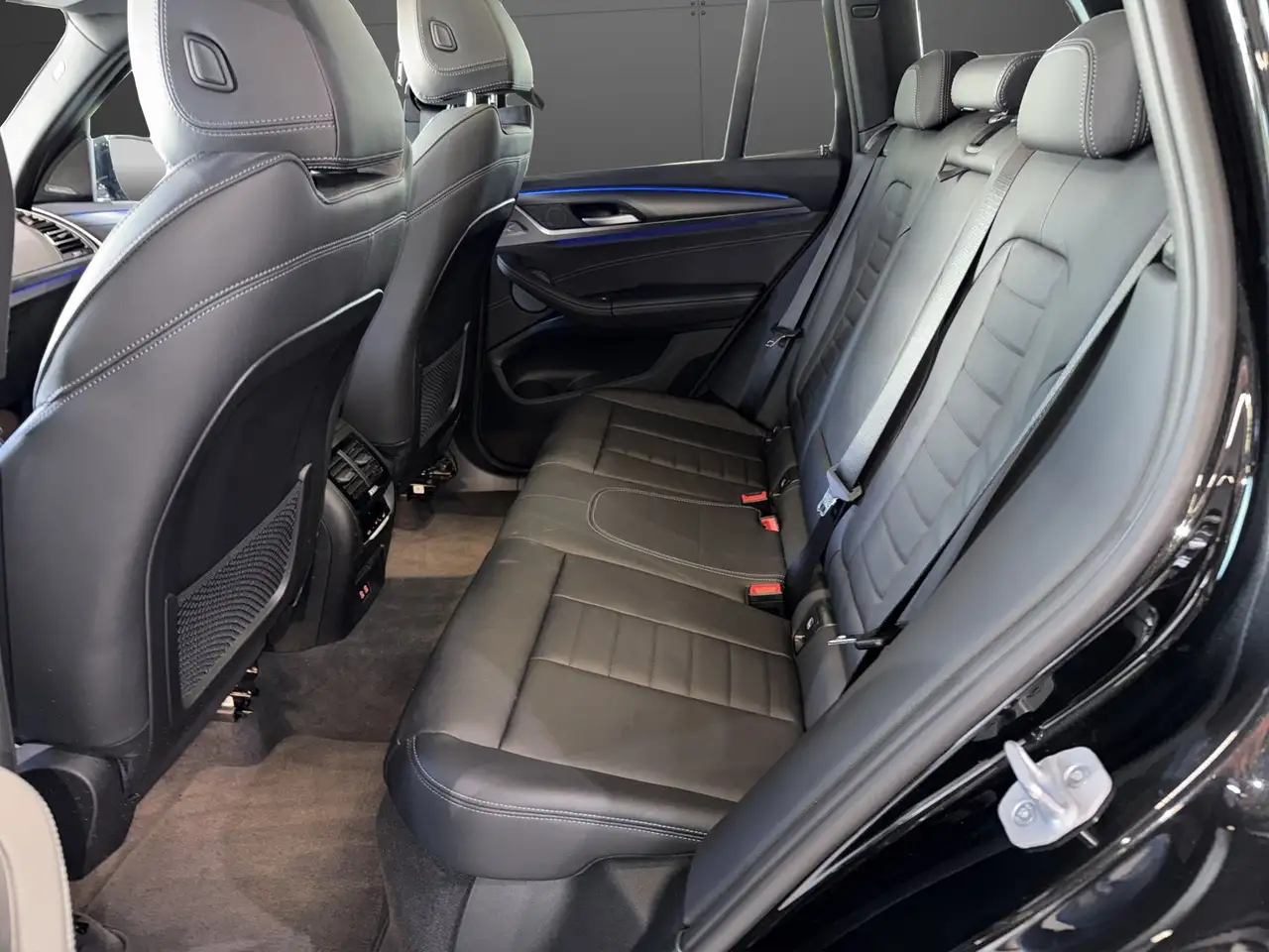 BMW X3 xDrive20i M Sport NP 74.867,- HUD h/k AHK RFK — Galería del vehículo 11