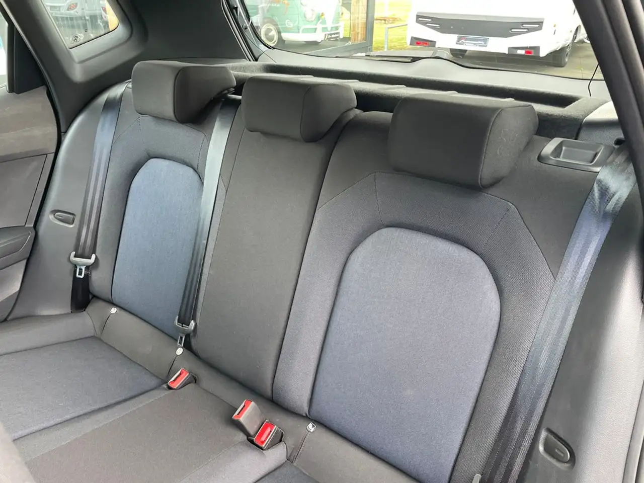 SEAT Arona 1.0 TSI FR VIRTUAL*NAVI*VOLL-LED*TEMP*SHZ*PARKL... — Galería del vehículo 12
