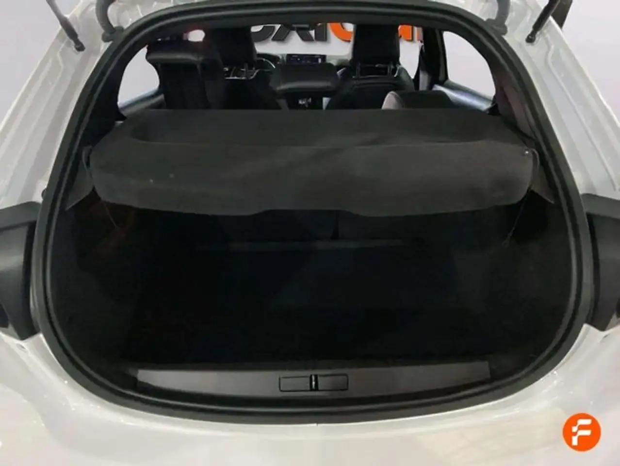 Peugeot 208 GT Puretech 100 — معرض صور السيارة 20