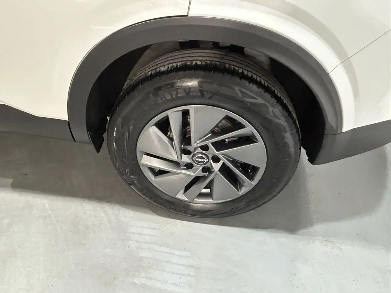 Nissan Qashqai 1.3 DIG-T mHEV 12V Acenta 4x2 103kW — معرض صور السيارة 12