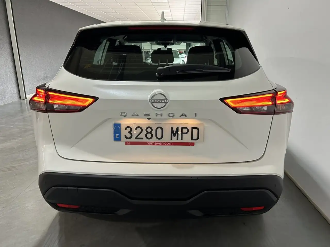 Nissan Qashqai 1.3 DIG-T mHEV 12V Acenta 4x2 103kW — معرض صور السيارة 9