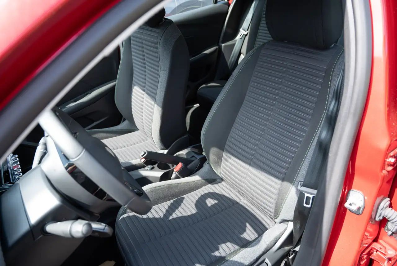 Peugeot 208 Active Pack PureTech 100 *KLIMA*MIRROR-SCREEN*DAB* — معرض صور السيارة 6