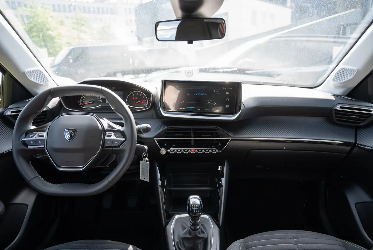 Peugeot 208 Active Pack PureTech 100 *KLIMA*MIRROR-SCREEN*DAB* — معرض صور السيارة 5