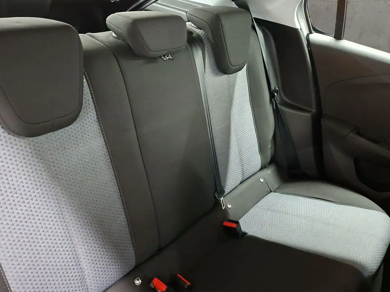 Opel Corsa 1.2, Einparkhilfe, Sitzheizung, LM-Felgen, — معرض صور السيارة 17