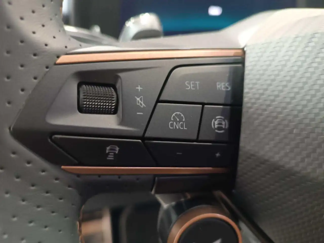 CUPRA Terramar 1.5 eTSI 110 DSG — معرض صور السيارة 12