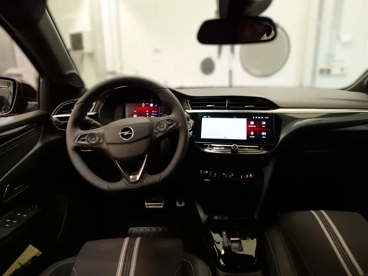 Opel Corsa F GS 130*AUTOMATIK*NAVI*SITZHEIZUNG*KAMERA — Galería del vehículo 7