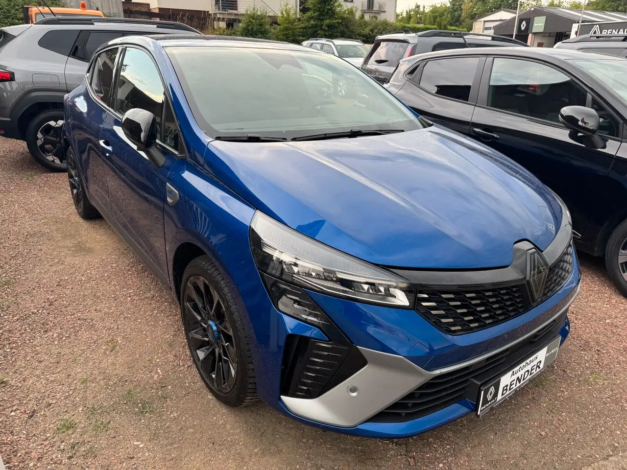 Renault Clio 5 Esprit Alpine T-Tech Hybrid 145 — معرض صور السيارة 5