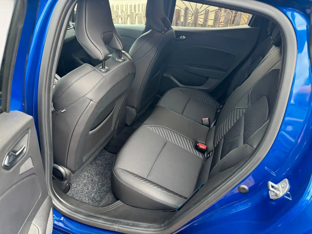 Renault Clio 5 Esprit Alpine T-Tech Hybrid 145 — معرض صور السيارة 12