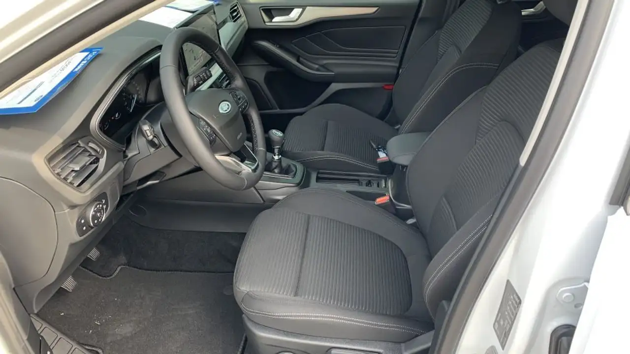 Ford Focus 1.0 EcoBoost Hybrid TITANIUM (DEH) — Vehicle gallery 9