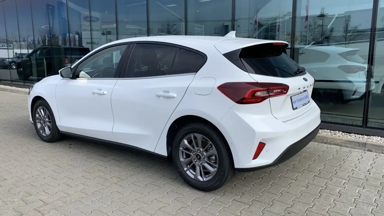 Ford Focus 1.0 EcoBoost Hybrid TITANIUM (DEH) — Vehicle gallery 3